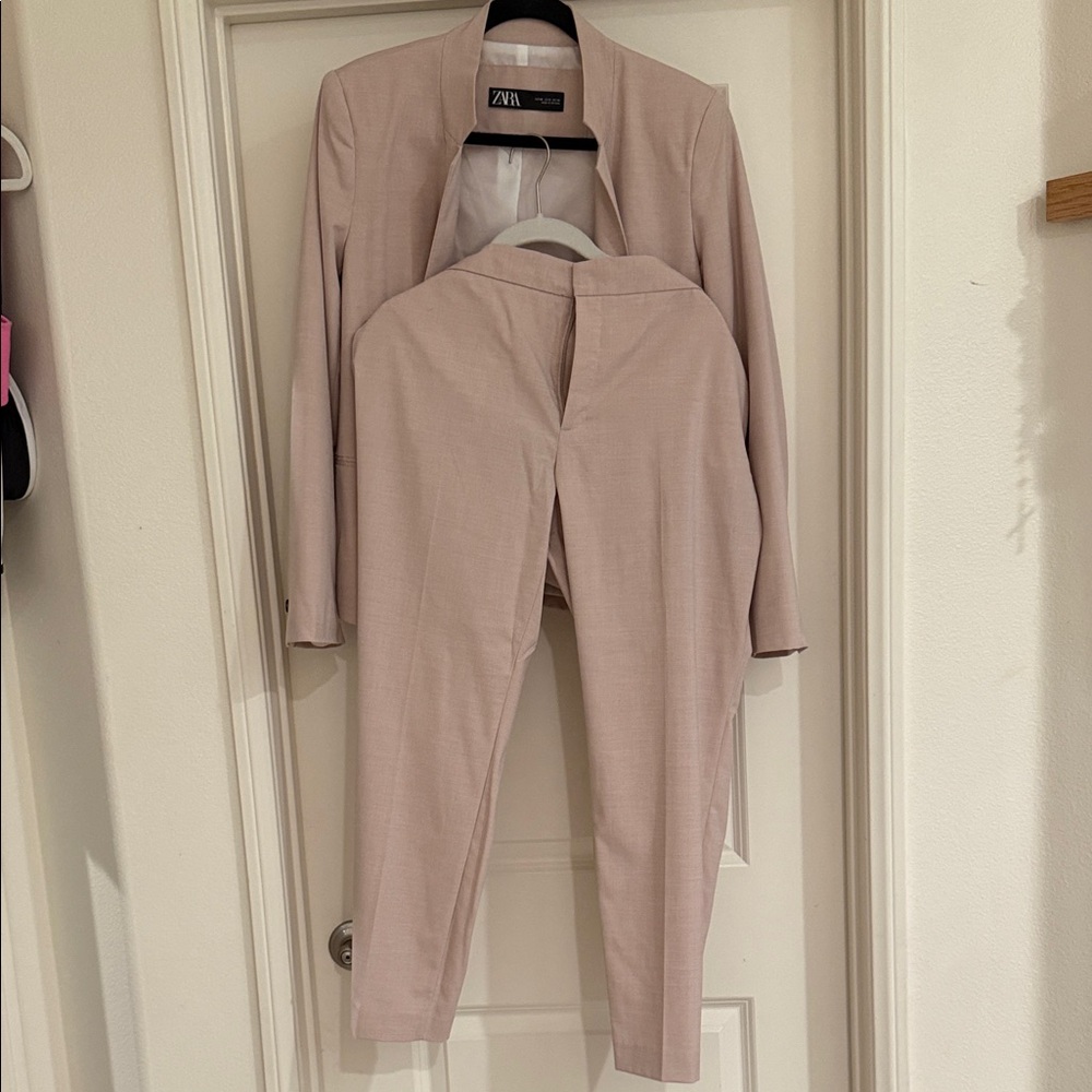 Zara - Suit - Picture 4 of 6